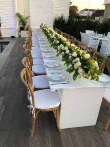 עיצוב אירועים-שולחן לבן